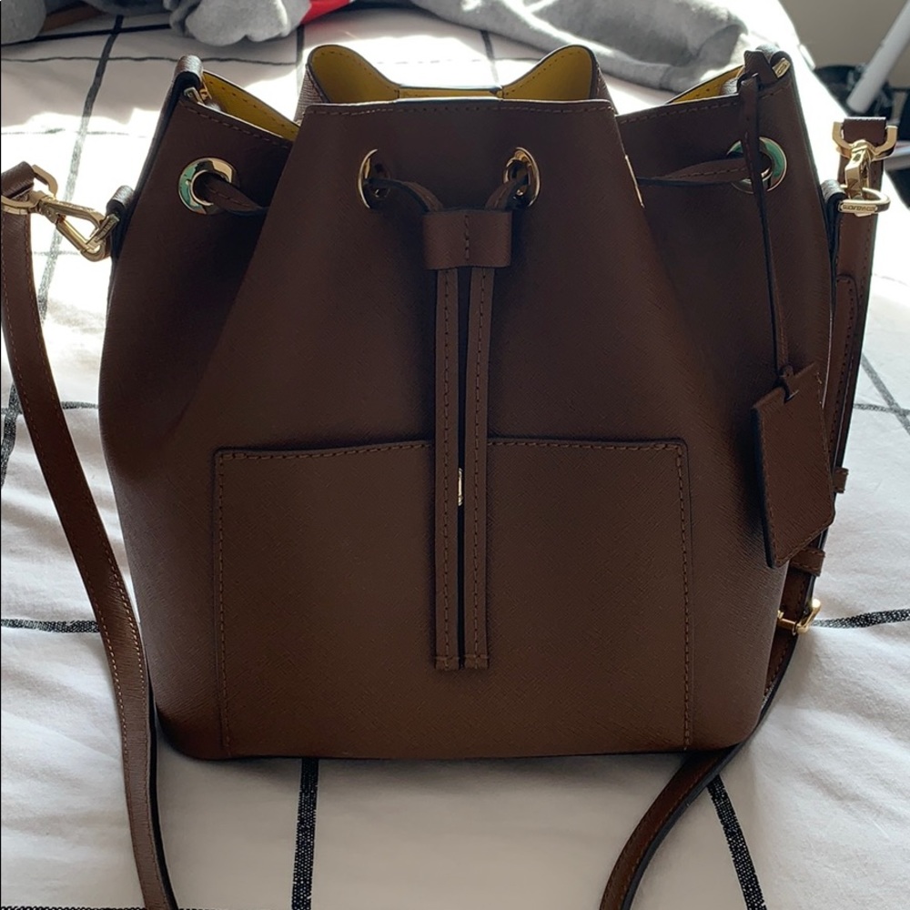 Michael Kors bucket bag leather